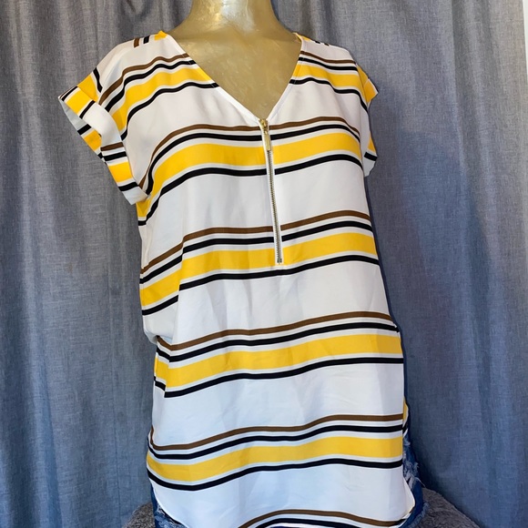 Express striped zip front Short Sleeveblouse - Picture 2 of 10